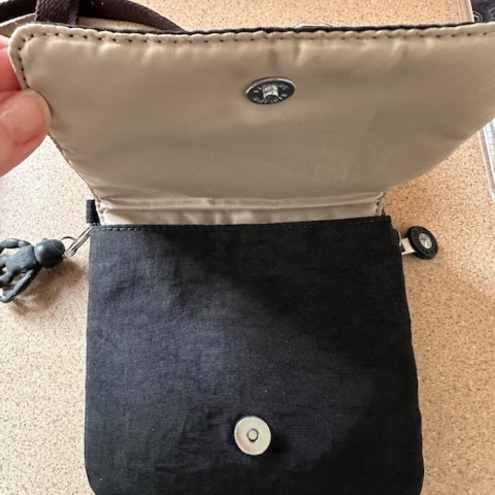 Cute Kipling Black Nylon Cross over purse - Picture 3 of 4